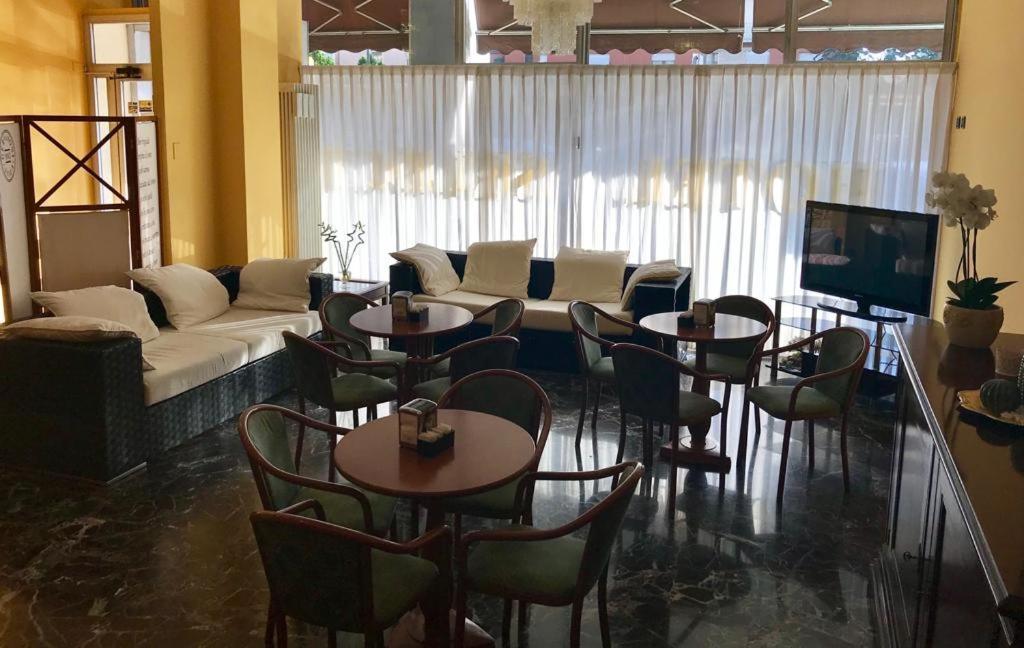 Hotel Select SantʼIlario dʼEnza المظهر الخارجي الصورة