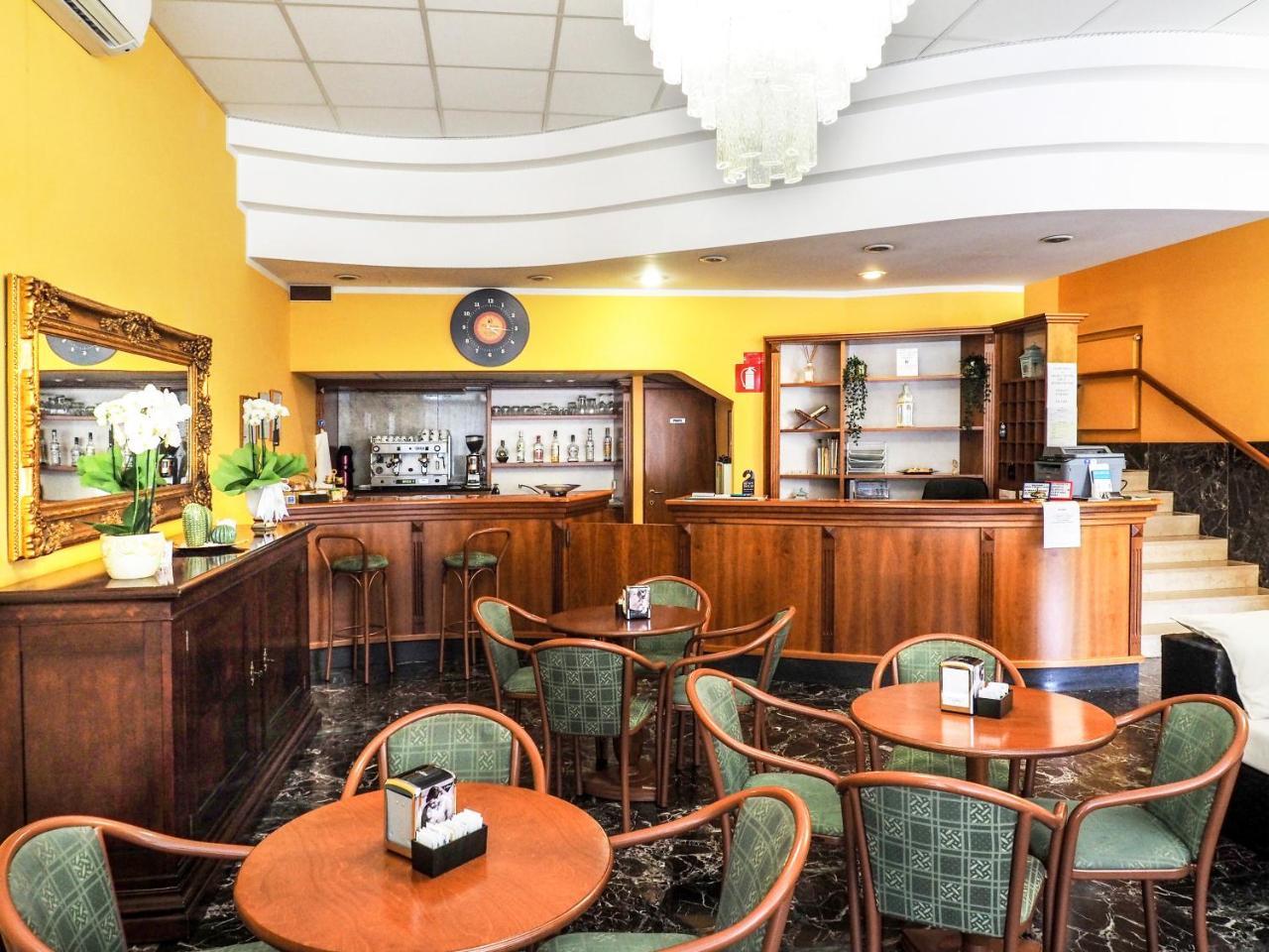 Hotel Select SantʼIlario dʼEnza المظهر الخارجي الصورة