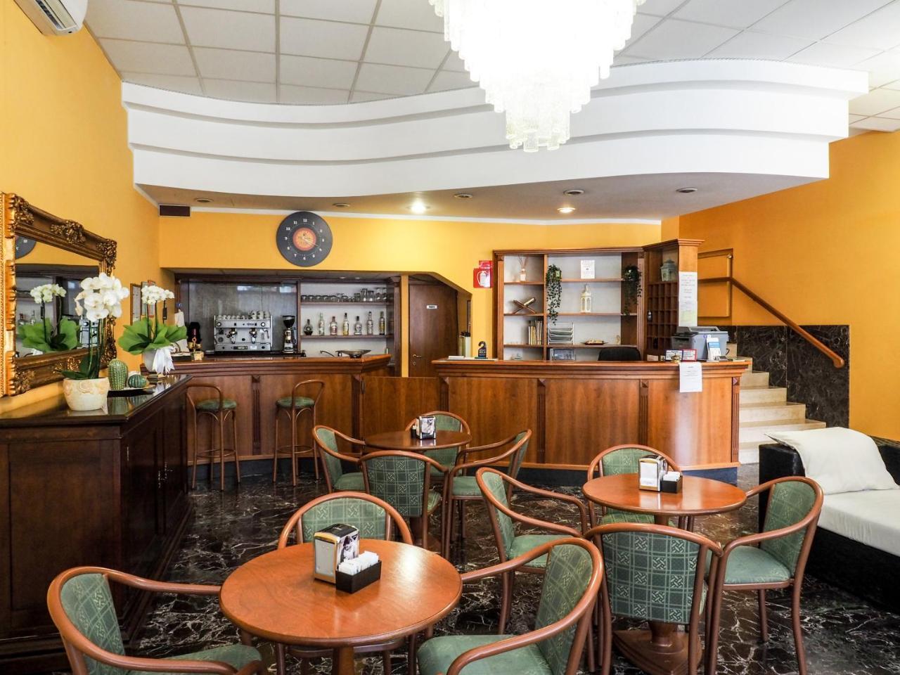Hotel Select SantʼIlario dʼEnza المظهر الخارجي الصورة